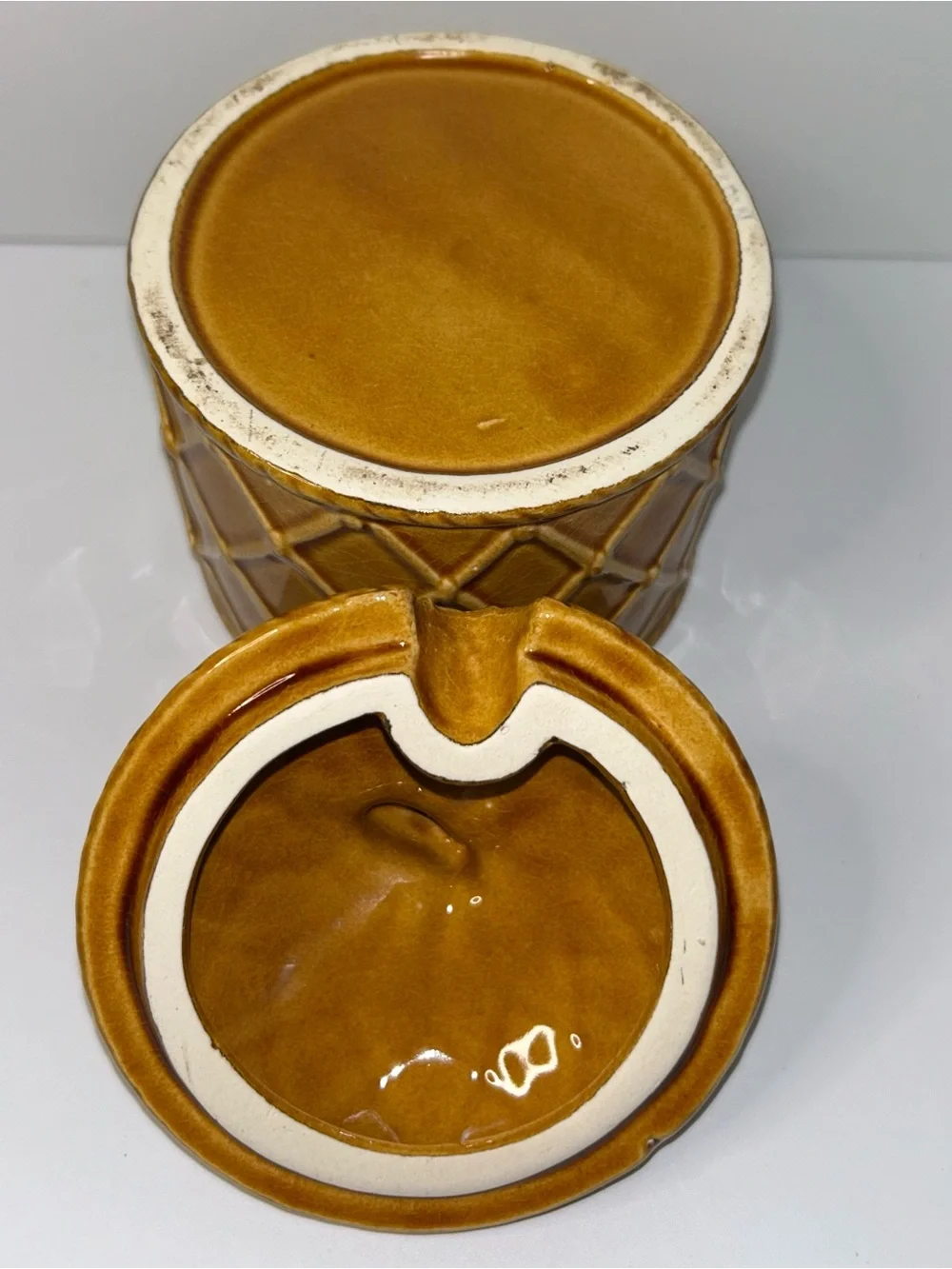 Vintage Gold Ceramic Honey Bee Hive Honey Pot Jar With Bee On Lid (no Spoon)